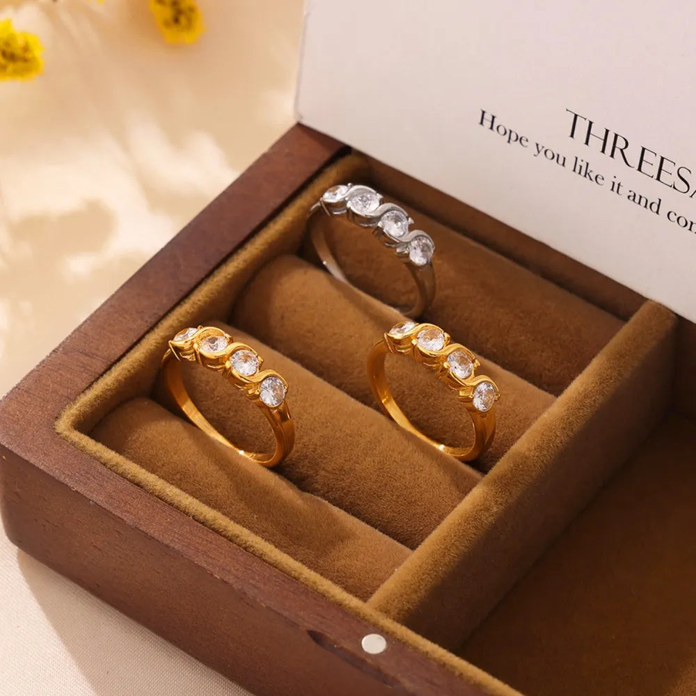 Real gold color preservation cold palace style stainless steel jewelry for women