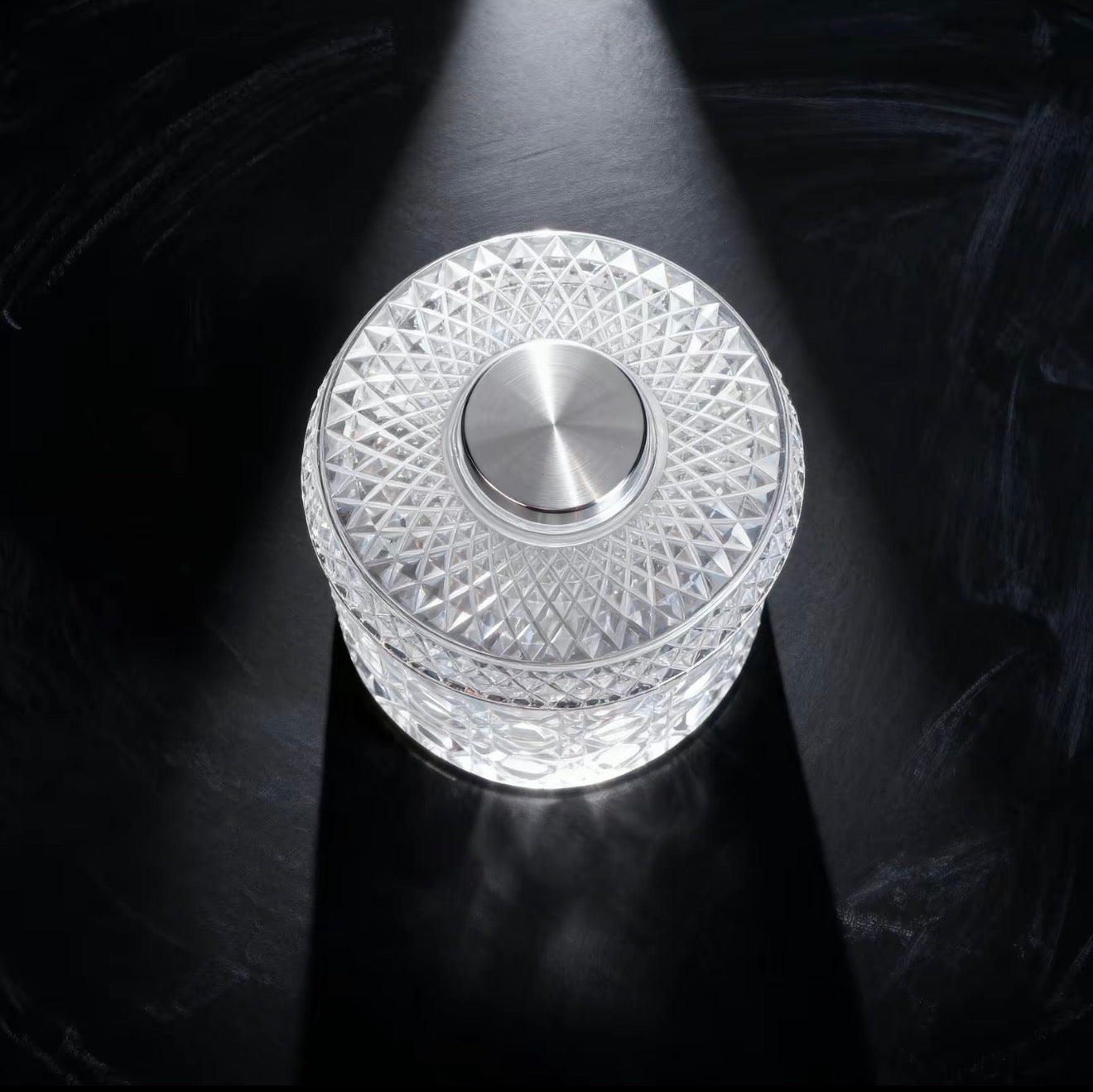 CrystalTwirl Rotating Drink Glass