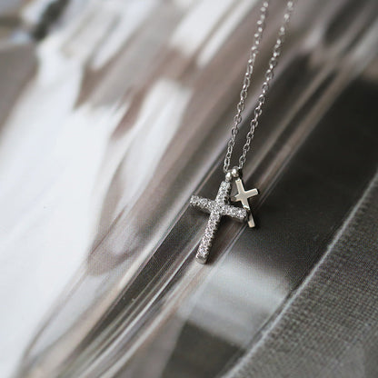 Full diamond hip-hop fashion cross necklace with micro inlaid collarbone chain titanium steel silver non fading women's style