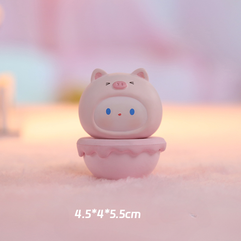 Comes with fragrance and a wobbly figurine gift Office decoration figurine resin tabletop cute little ornament
