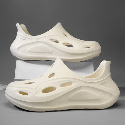 Soft soled toe hole slippers with simple breathable and comfortable fit for beach sandals