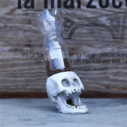 The resin three-dimensional skull feeder base can hang an automatic animal feeder