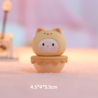 Comes with fragrance and a wobbly figurine gift Office decoration figurine resin tabletop cute little ornament
