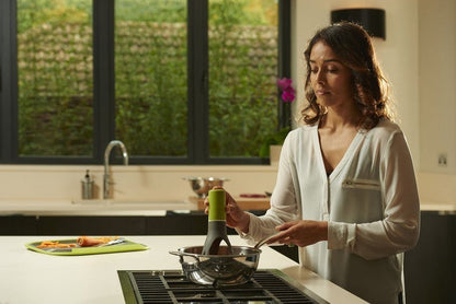 Automatic cooking mixer