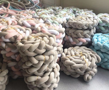 1Pcs 1M/2M/3M Baby Handmade Nodic Knot Newborn Bed Bumper Long Knotted Braid Pillow Baby Bed Bumper Knot Crib Infant Room Decor