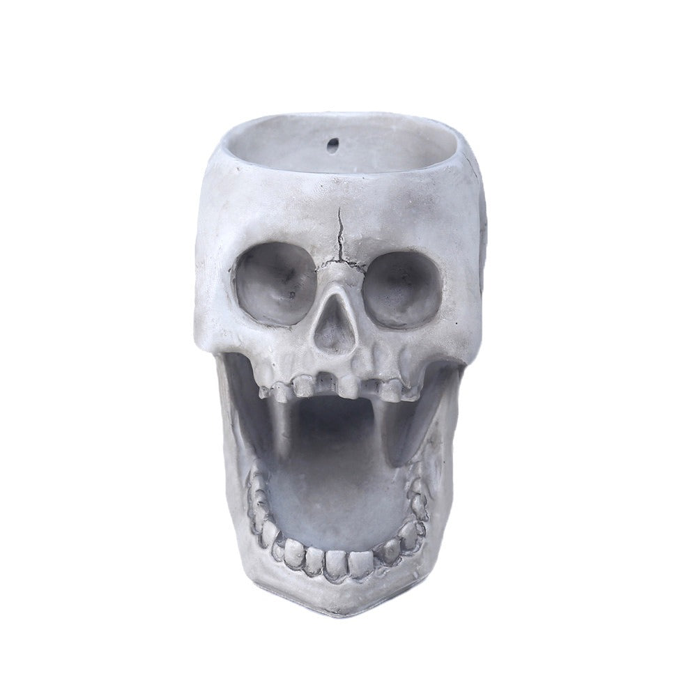 The resin three-dimensional skull feeder base can hang an automatic animal feeder