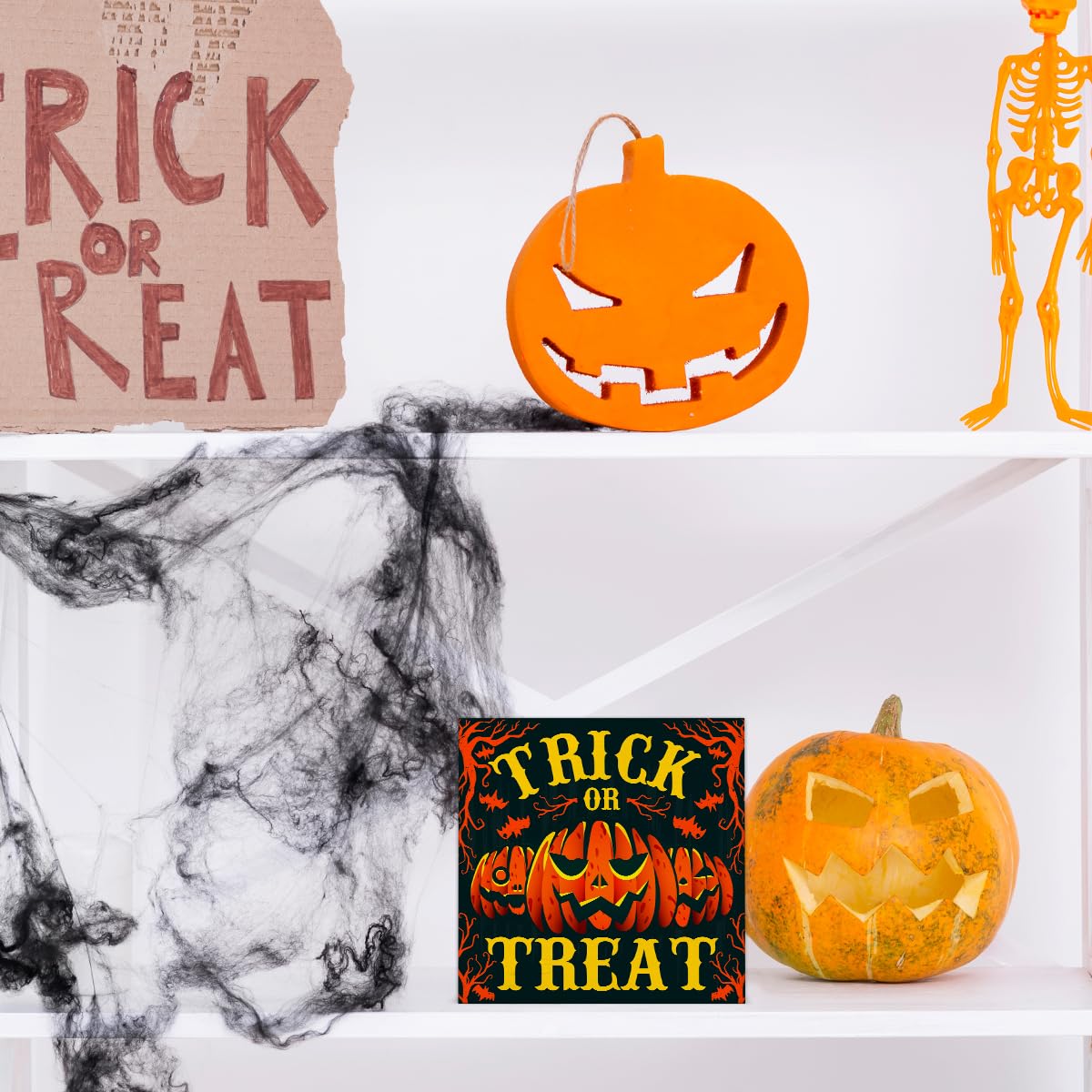 Hijie Halloween Wooden Pumpkin Sign Spooky Home Decor 5x5 Inches TREAT