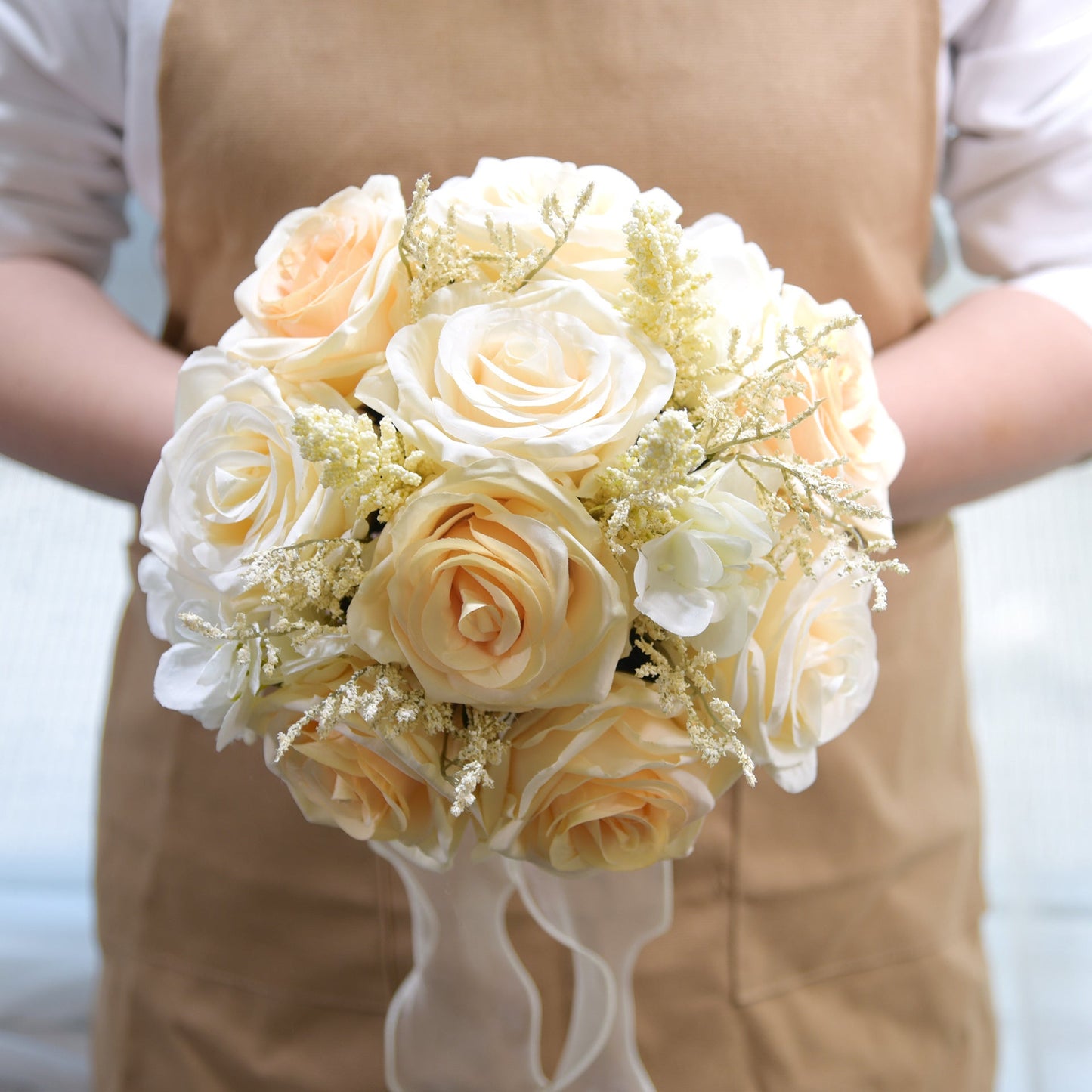 Outdoor Hand Bouquet Wedding Photography Prop