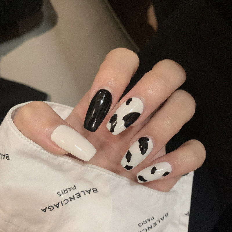 Fashionable Blue and Graffiti Pattern Fake Nails