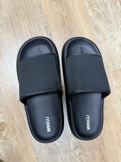Wingu Slipper Black Woman 9-10 Man 7.5-8.5 Size 9-10/7.5-8.5