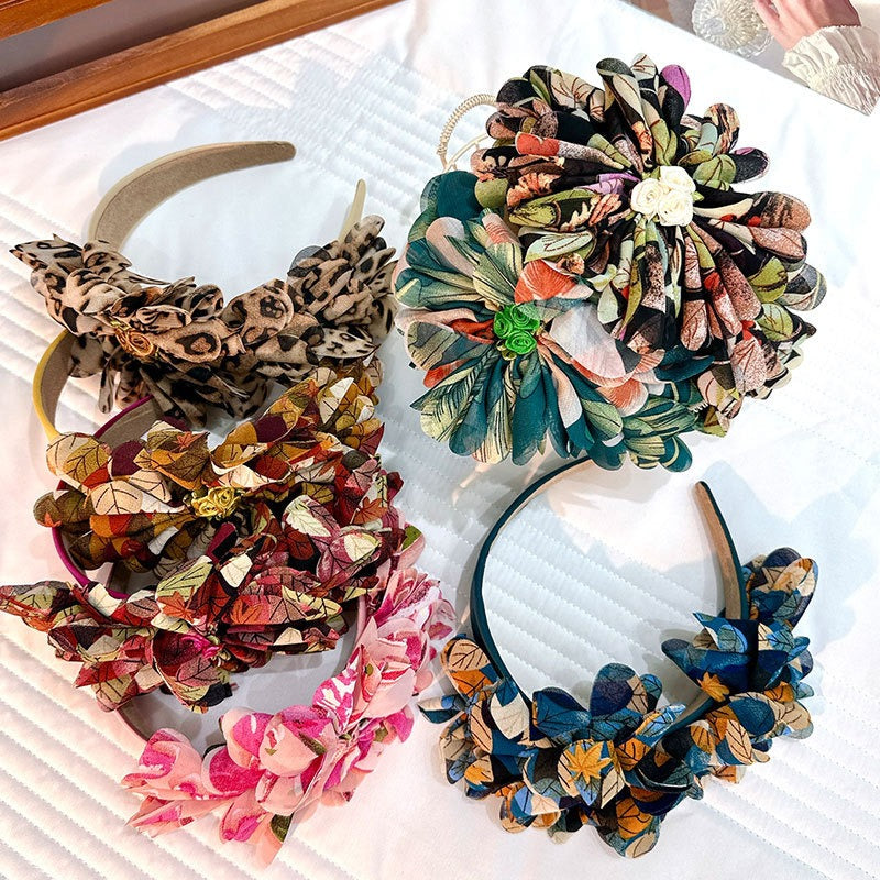 Exaggerated fabric oversized flower and leaf pattern headband