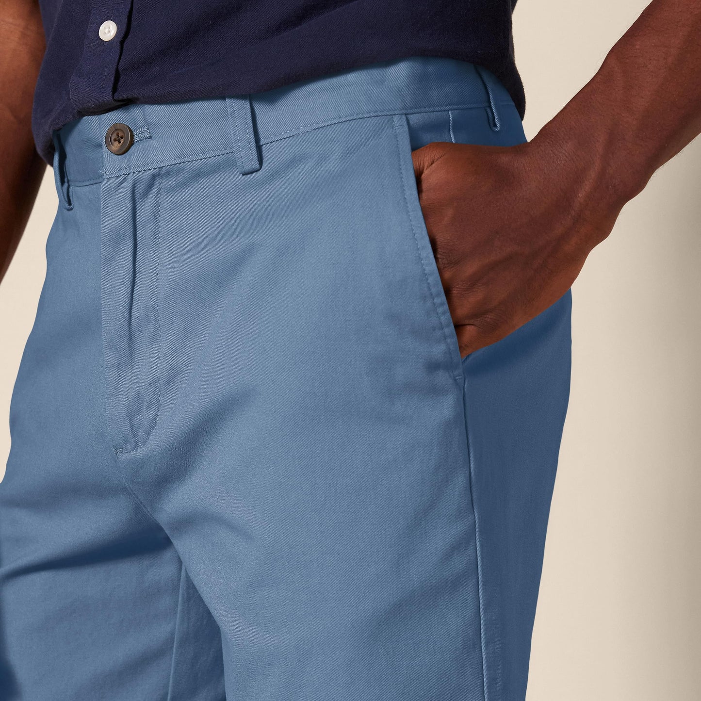Amazon Essentials Men's Slim-Fit 7" Chino Shorts Deep Blue Size 30