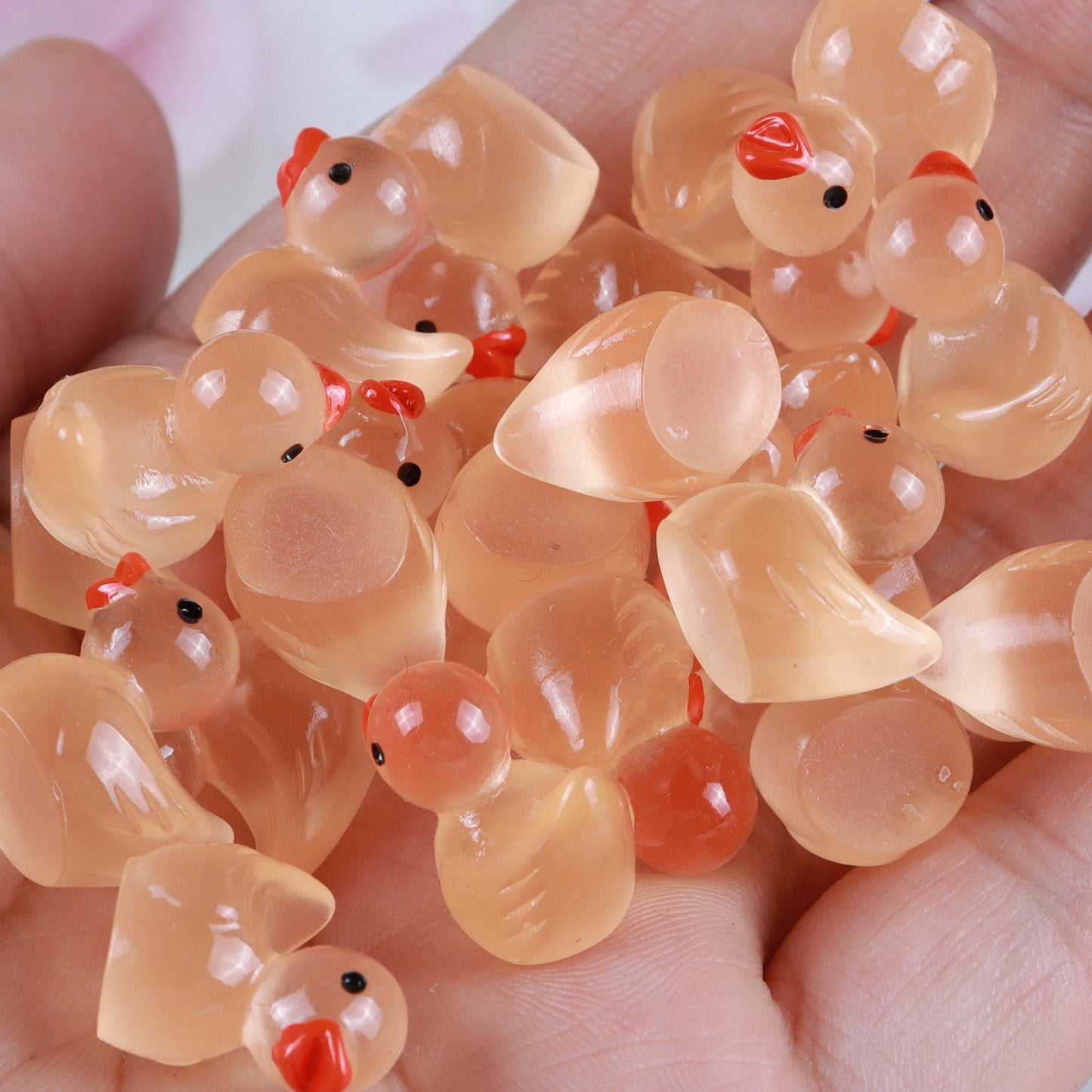 Resin luminous cartoon three-dimensional cute cartoon duck DIY car ornament keychain micro landscape hair clip decoration