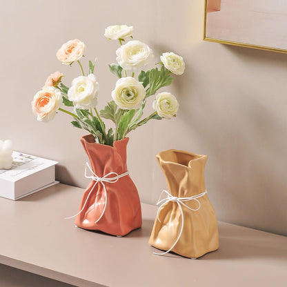 Resin Vase for Living Room and Dining Table, Flower Arrangement Decorative Piece with Elegant Style