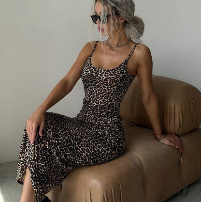 Strap top dress with waist bag and buttocks backless and slimming dress