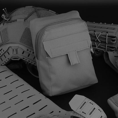 Lightweight multifunctional sundries bag