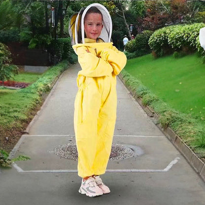 A set of children's beekeeper suits (breathable type), beekeeping equipment, and gloves.