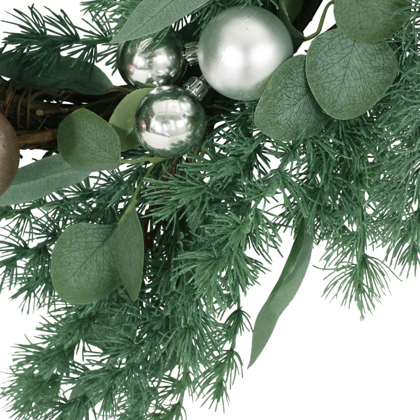 22" BERRY/EUCALYPTUS/PINECONE WREATH