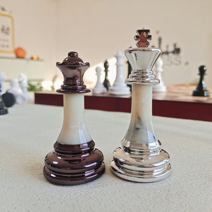 Chess pieces wooden chessboard pieces wooden chess pieces backboard chess pieces