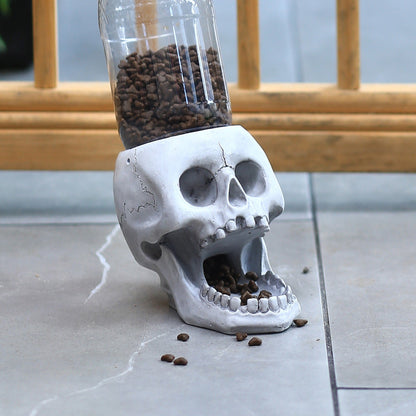 The resin three-dimensional skull feeder base can hang an automatic animal feeder