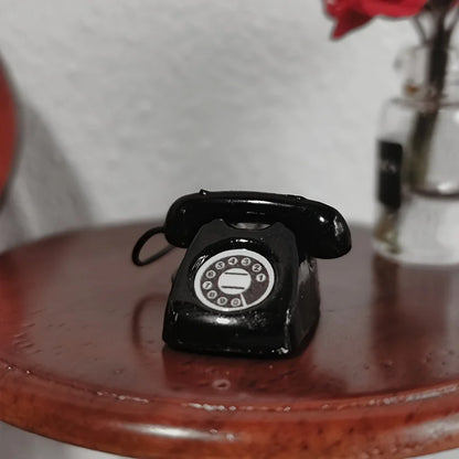 1 Piece of 1:12 Miniature Food and Play Scene Model, Mini Phone Model, Alloy Retro Rotating Phone, Doll House Furniture, Toys