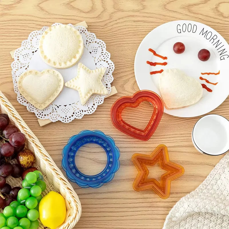 Sandwich Cutter and Sealer Crustless Sandwich Maker PP Sandwich Press Maker Peanut Butter Jelly Crustless Sandwich Cutters YY125