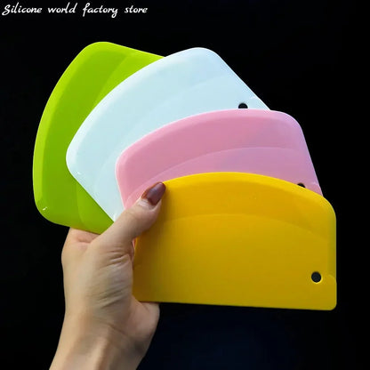 Polychrome Plastic Scraper Cake Cream Scraper Flour Dough Cutting Knife Intestine Powder Scraper Kitchen DIY Tools Baking Tools