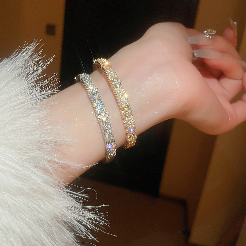 Zircon Flower Bracelet Stylish, Simple, and Versatile