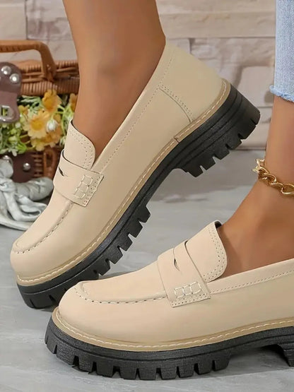 Casual sandblasted British style women's shoes with thick heels and retro design