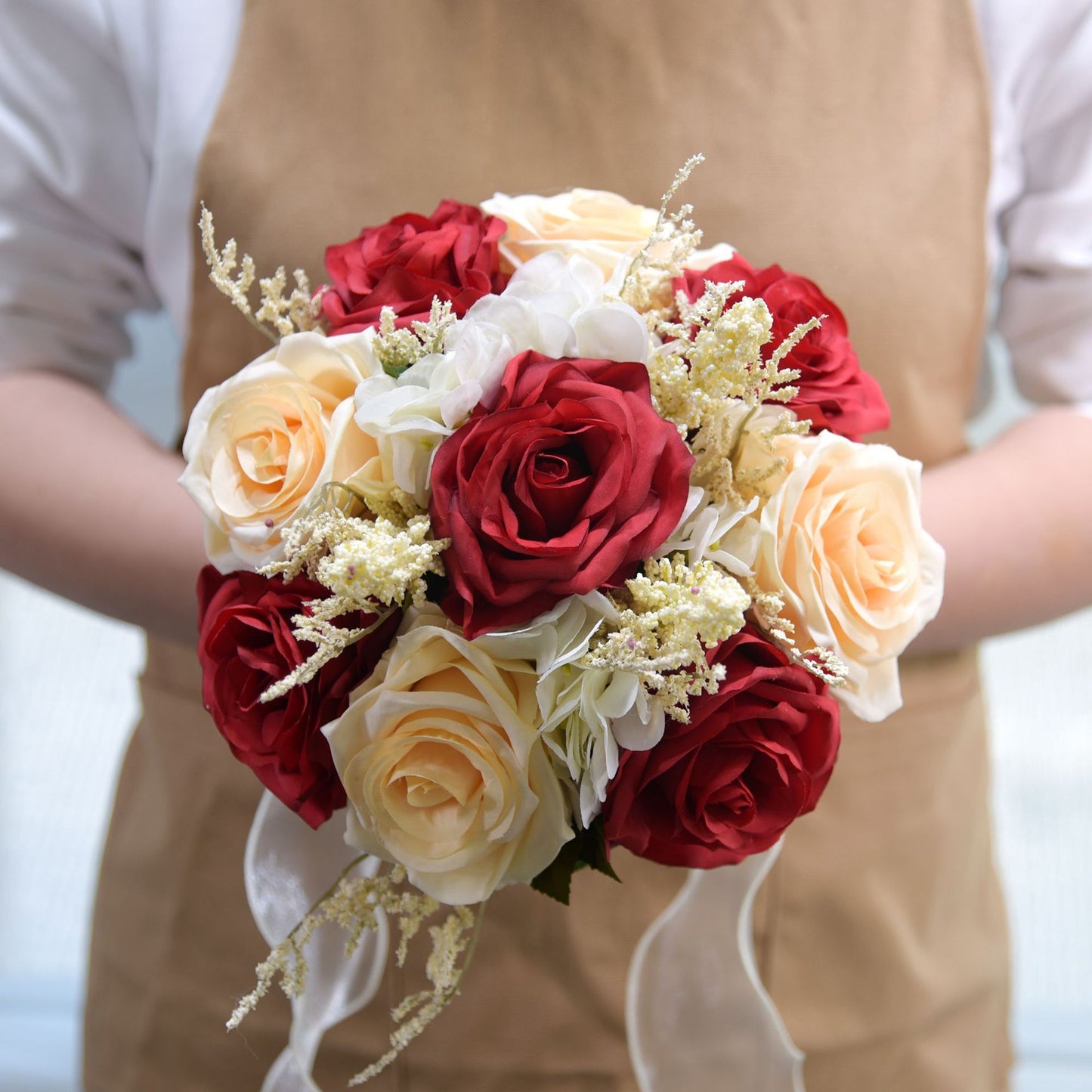 Outdoor Hand Bouquet Wedding Photography Prop