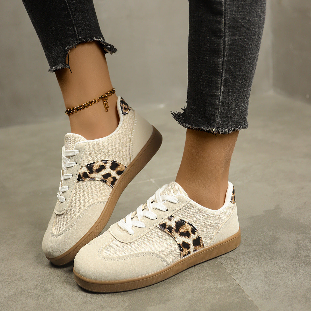 Round Toe Lace-up Vintage Leopard Print German Training Shoes