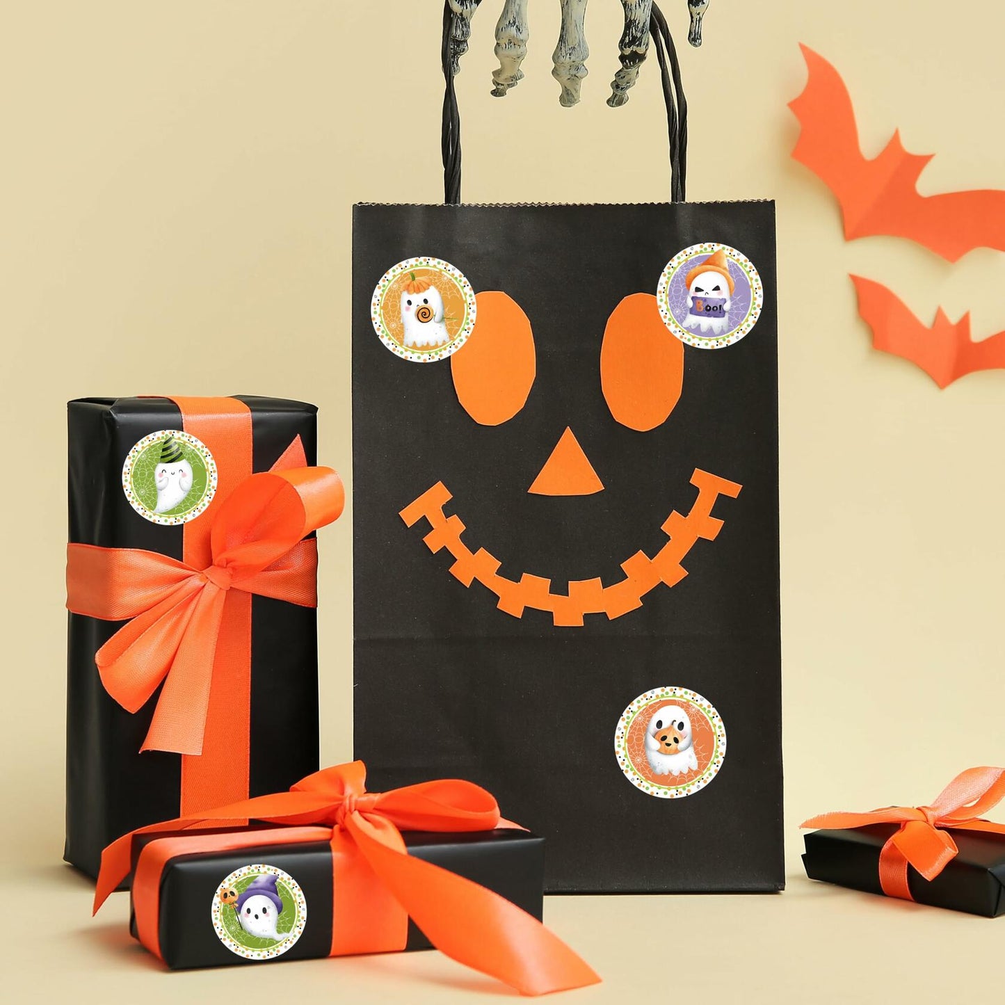ZAEW Halloween Sticker Roll 500pcs 1.5" Colored Ghosts Round Decals