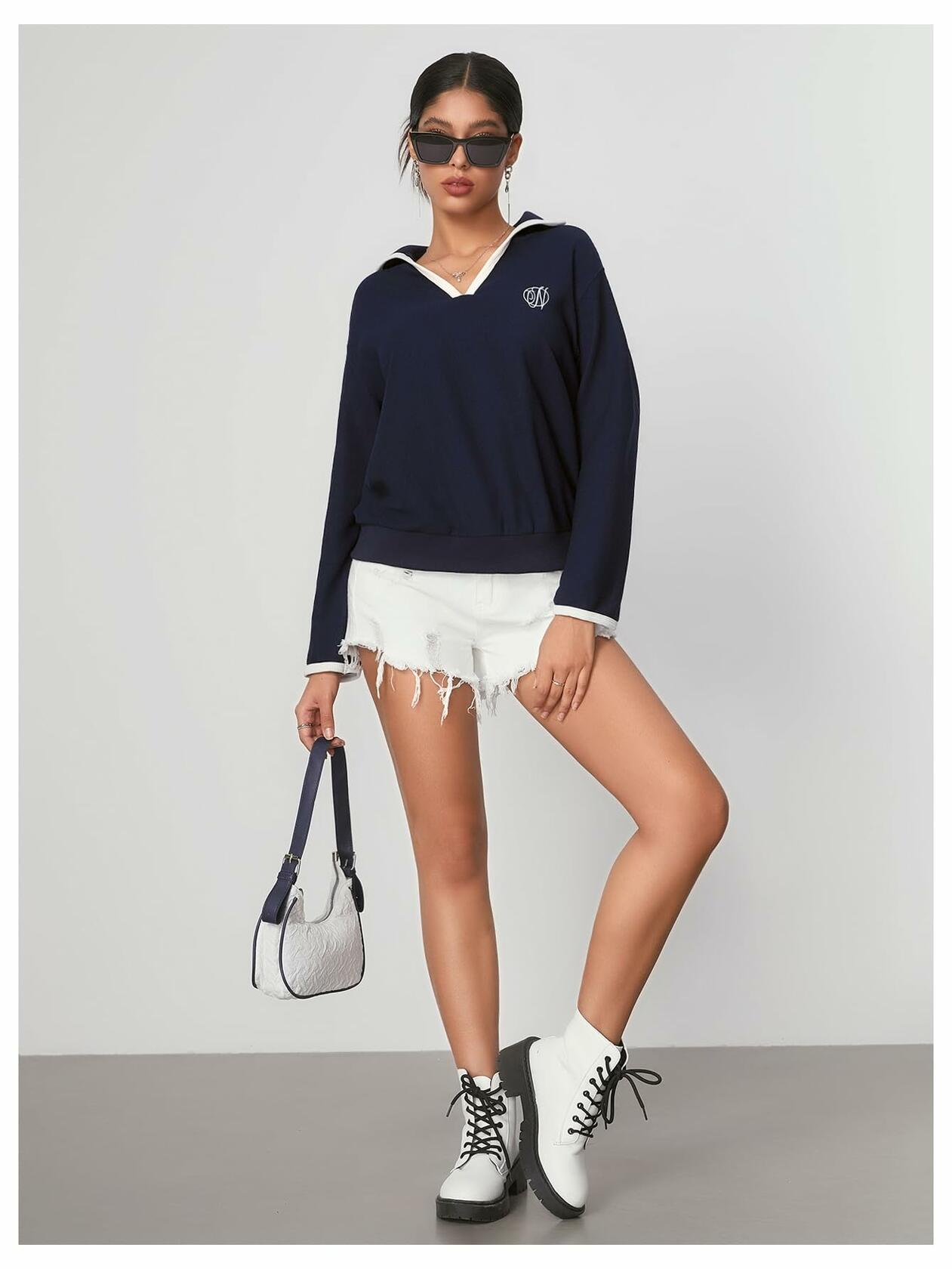 WDIRARA Women's V Neck Letter Graphic Sweatshirt Navy Blue Size S