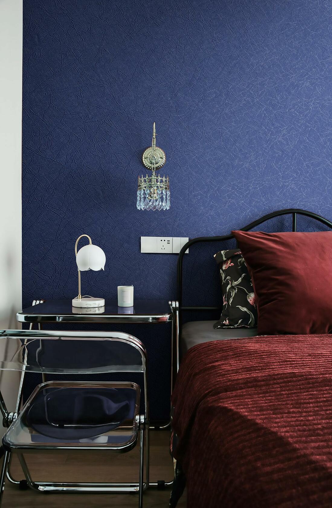 Safiyya 17.3x78.7in Teal Silk Textured Peel Stick Wallpaper Vinyl Roll