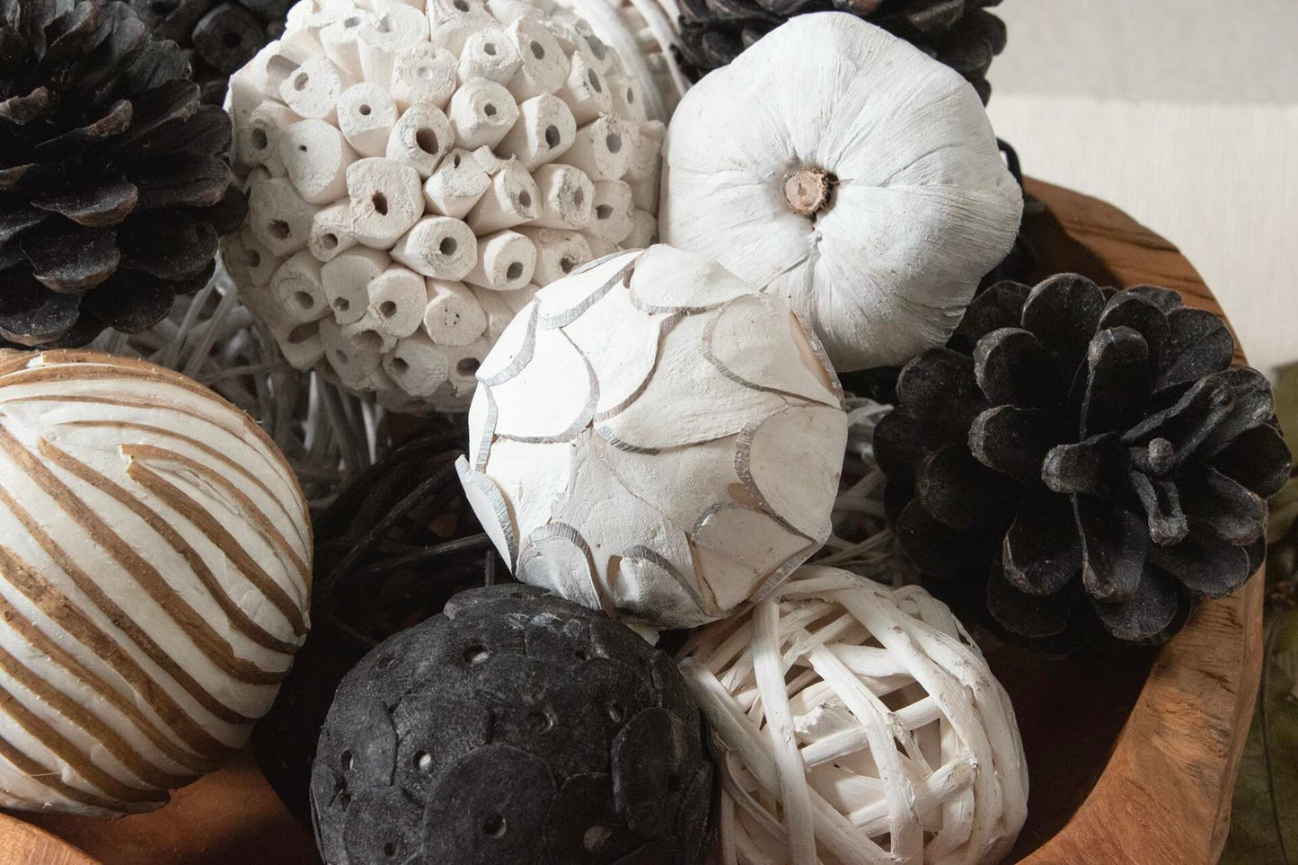 ANDALUCA Natural Tones Vase & Bowl Mini Pumpkins Pinecone Balls Black White