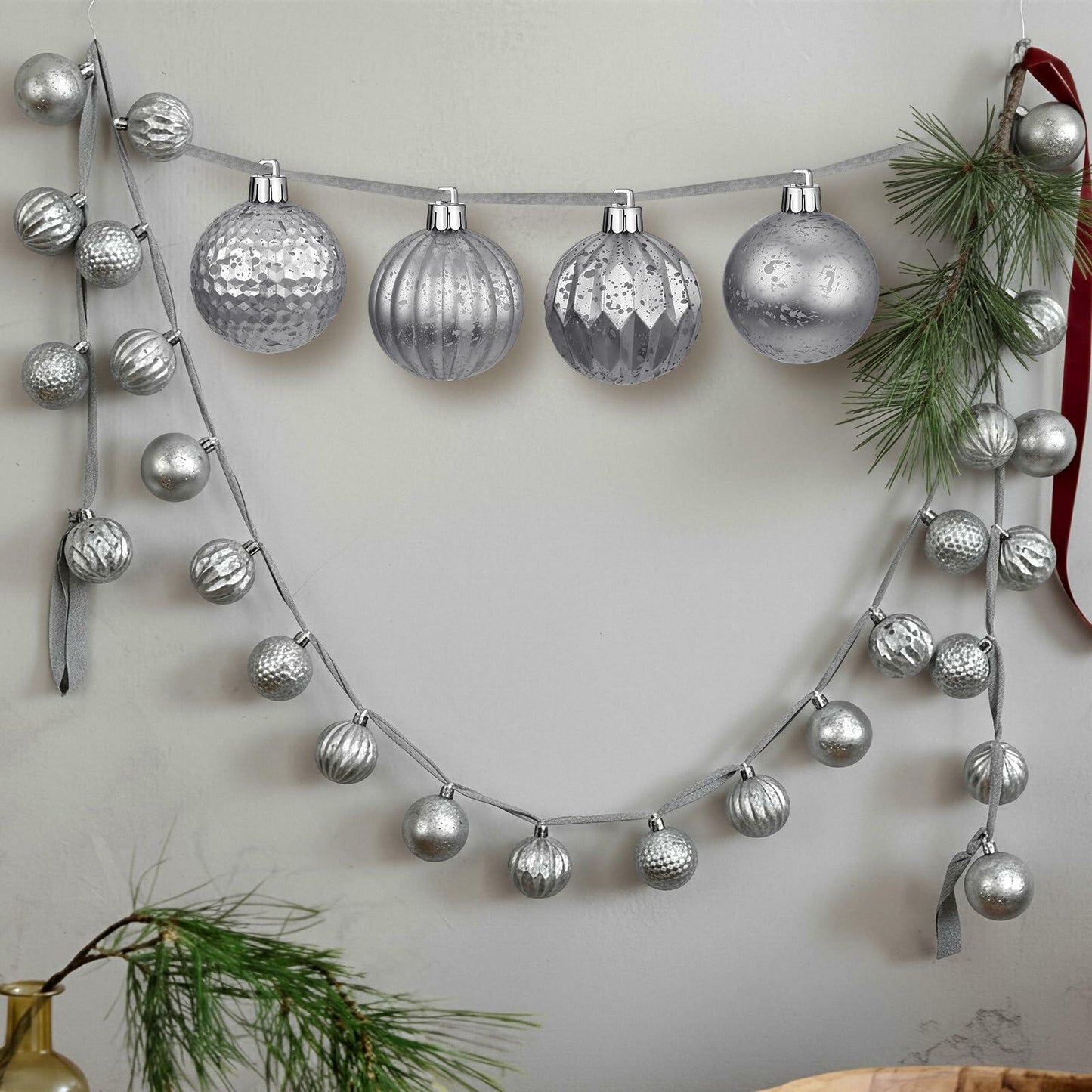 Motionchic 6.5ft Silver 24 Ball 2in Shatterproof Ornament Garland