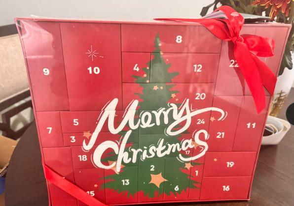 Rinse & Robust Advent Beauty Calendar 2025 Beard Care Kit 24 Days Red