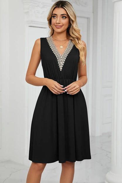 Solid color V-neck lace patchwork sleeveless pocket waist cinching dress